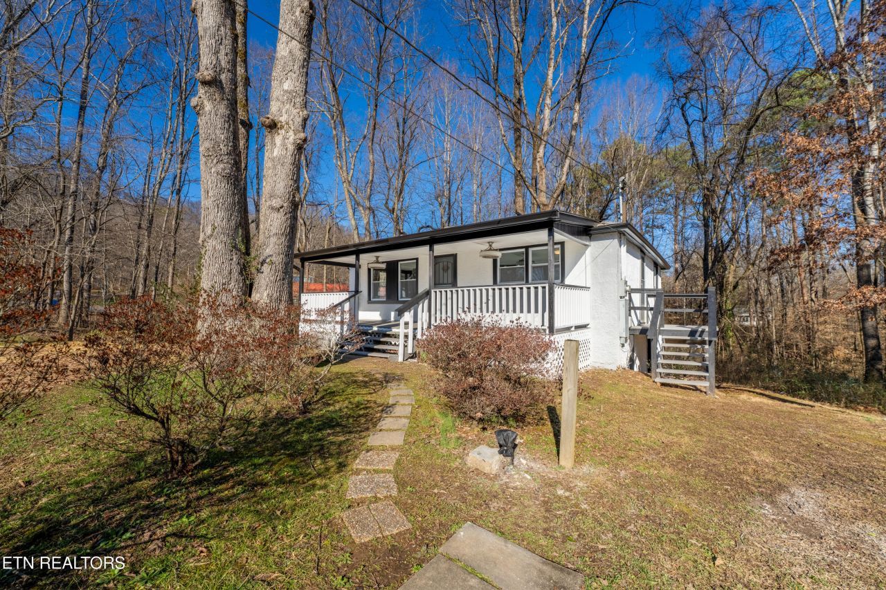 6620 Collins Lane, Knoxville, TN 37918 Main Photo