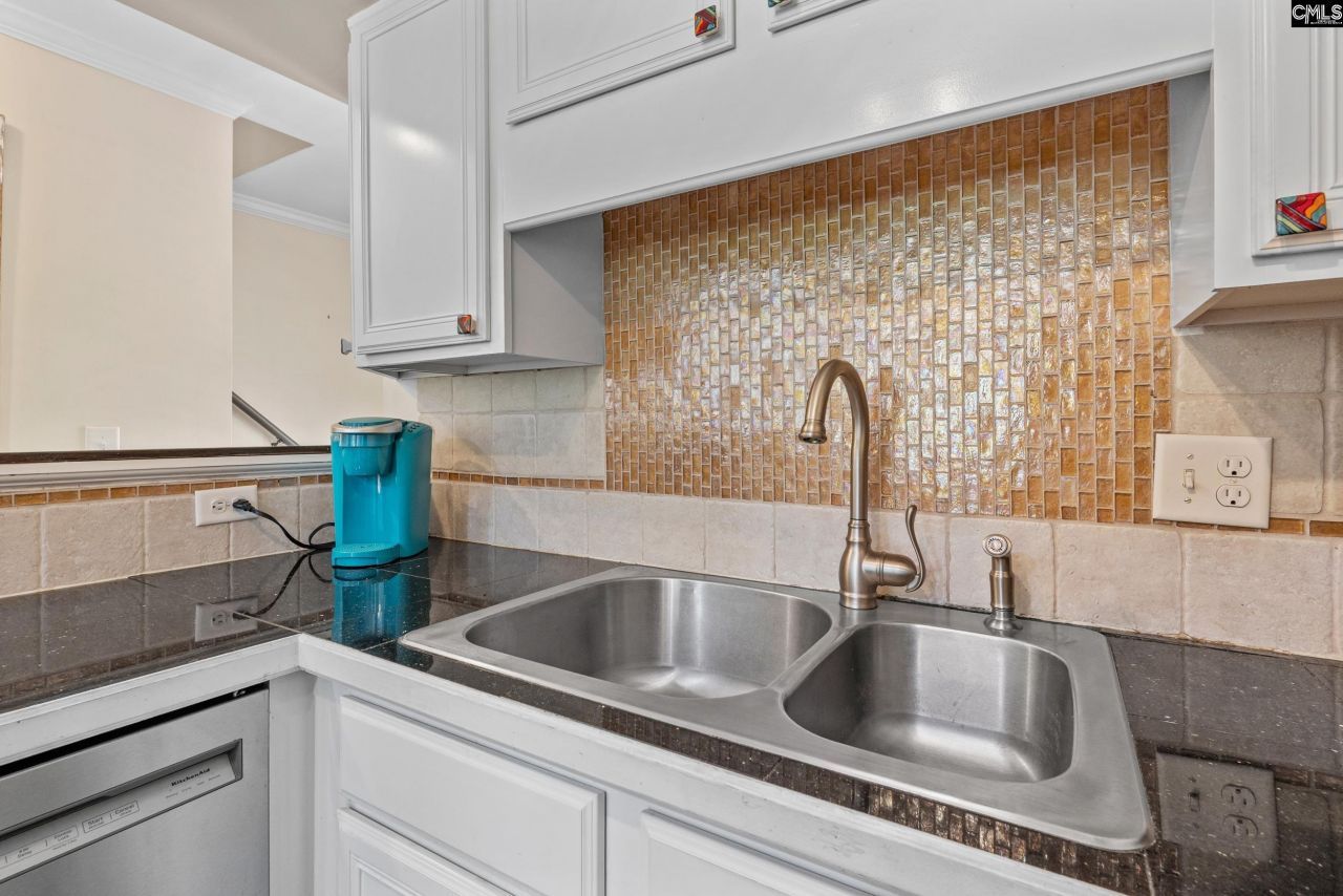 301 Harbor Heights #5d Drive Photo 11