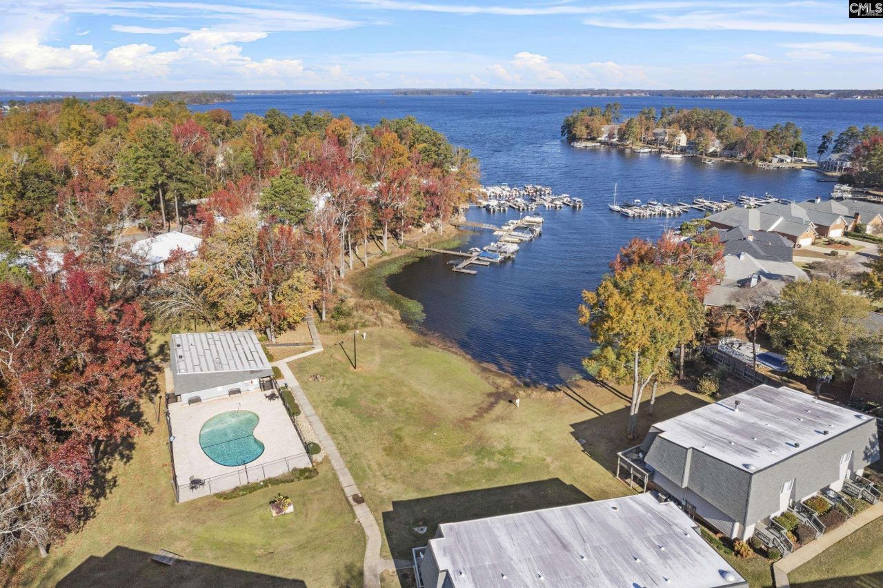 301 Harbor Heights #5d Drive Photo 4