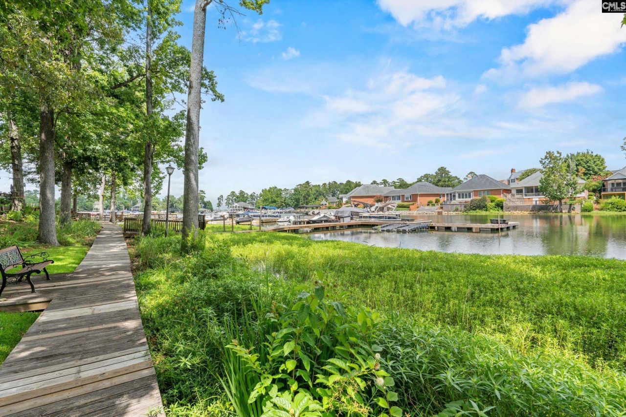 301 Harbor Heights #5d Drive Photo 40