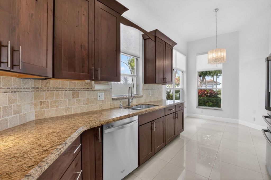 6607 NW 25th Way, Boca Raton, FL 33496 Photo