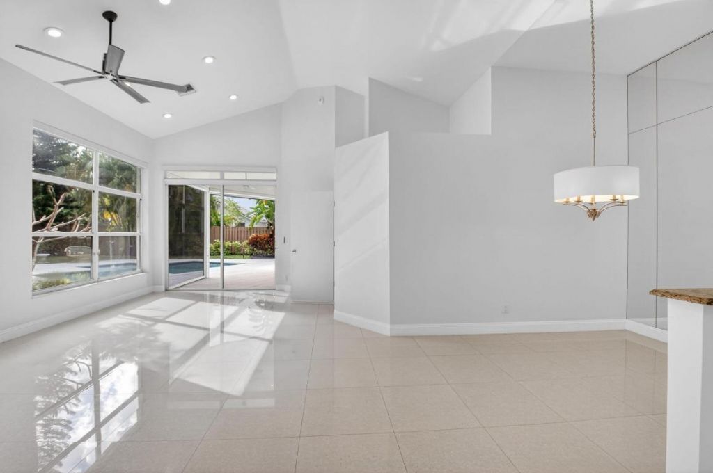 6607 NW 25th Way, Boca Raton, FL 33496 Photo