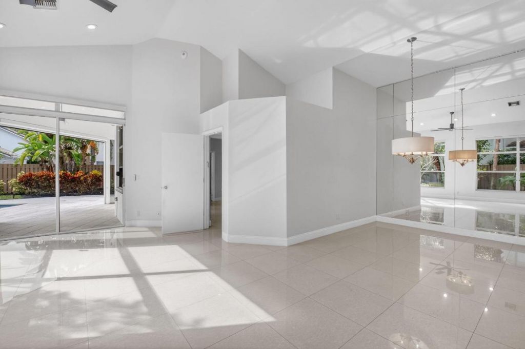 6607 NW 25th Way, Boca Raton, FL 33496 Photo