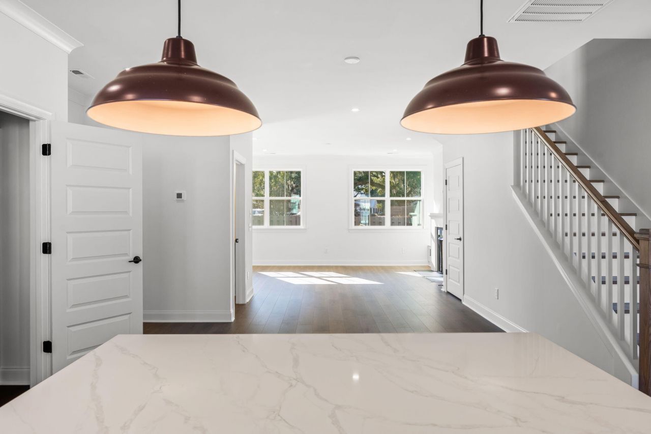 404 Oak Hammock Court Photo 12