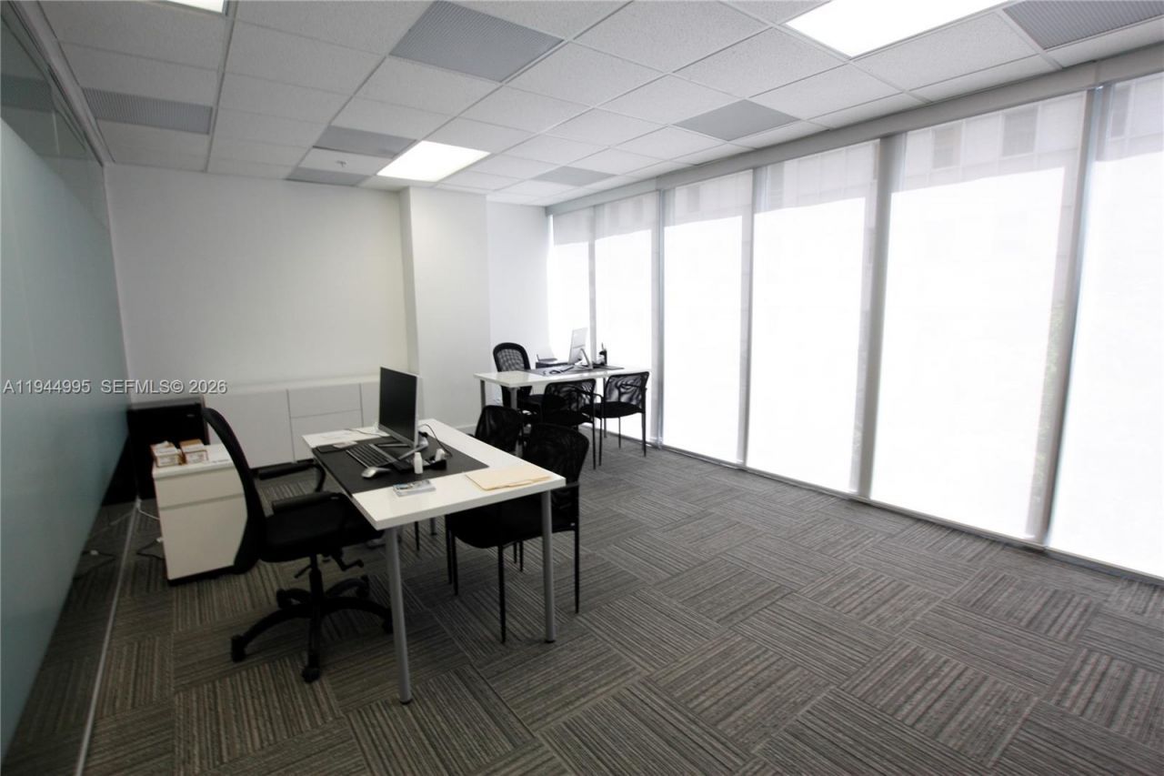 150 SE 2nd Ave, Unit 500, Miami, FL 33131 Photo