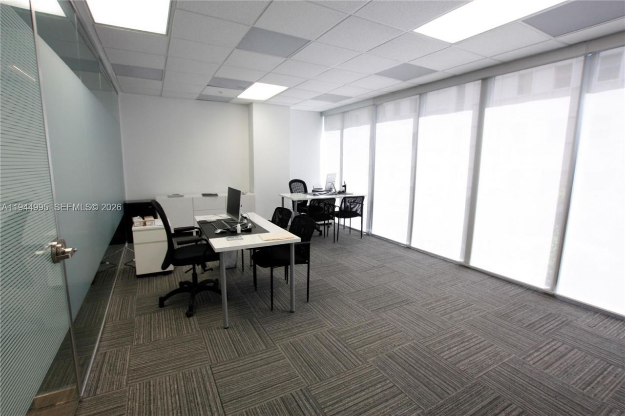 150 SE 2nd Ave, Unit 500, Miami, FL 33131 Photo