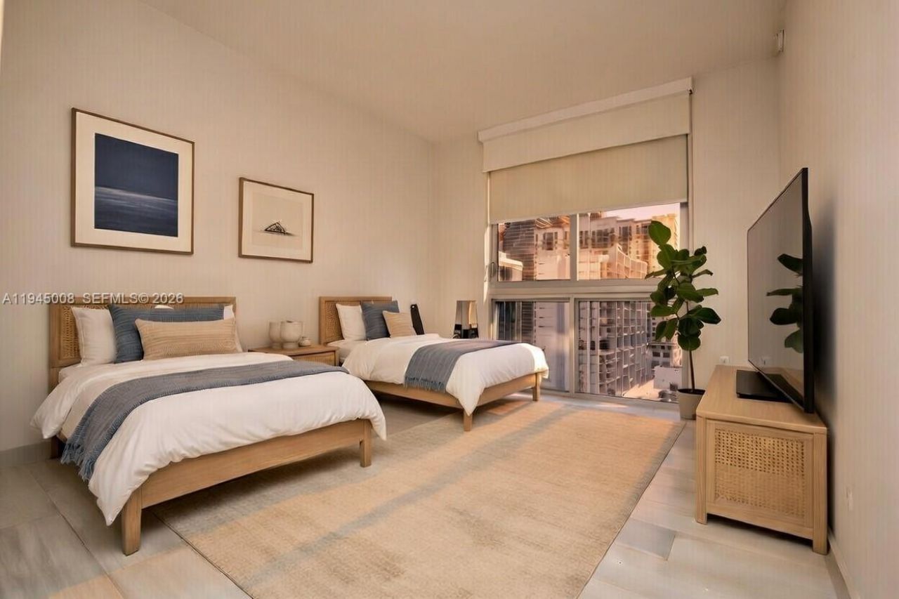 1010 SW 2nd Ave, Unit 1703, Miami, FL 33130 Photo