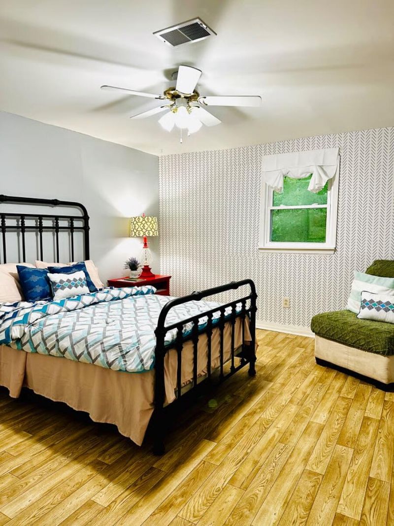 1532 W Robinhood Drive Photo 11