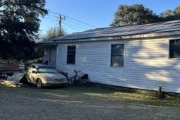 3044 Maybank Highway  photo 4