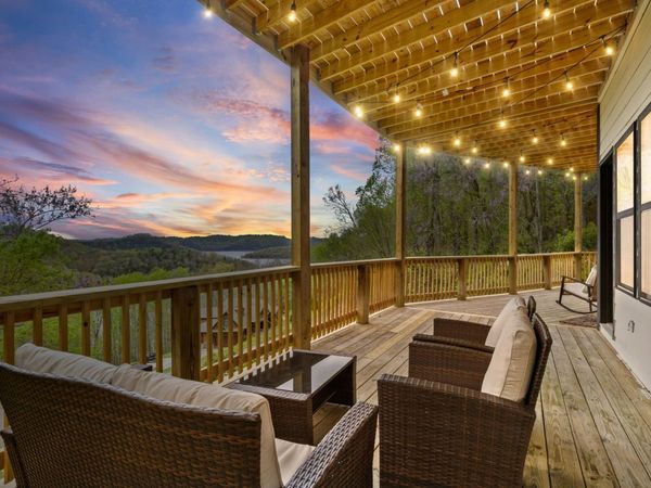 350 Williamson Cir, Smithville, TN 37166