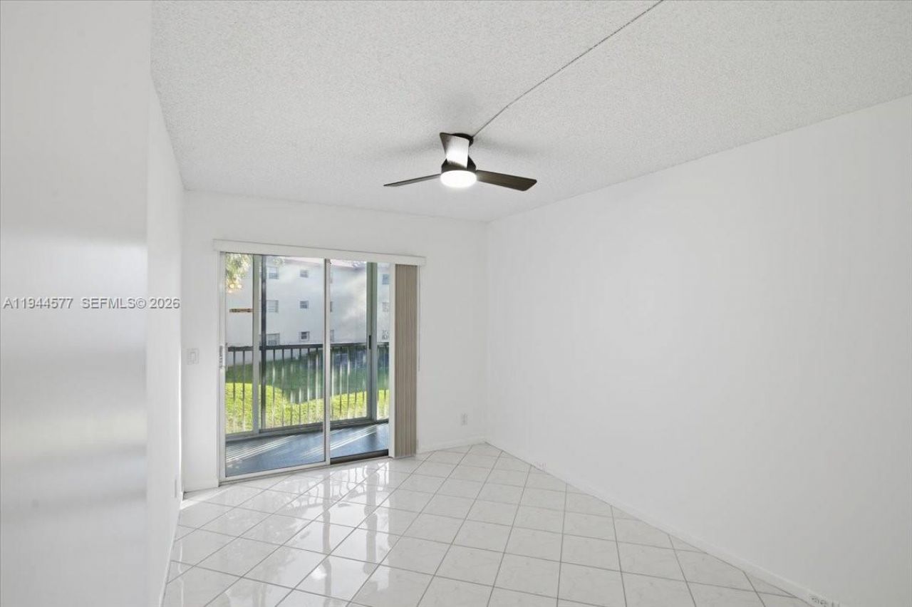 13350 SW 1st St, Unit 205P, Pembroke Pines, FL 33027 Photo