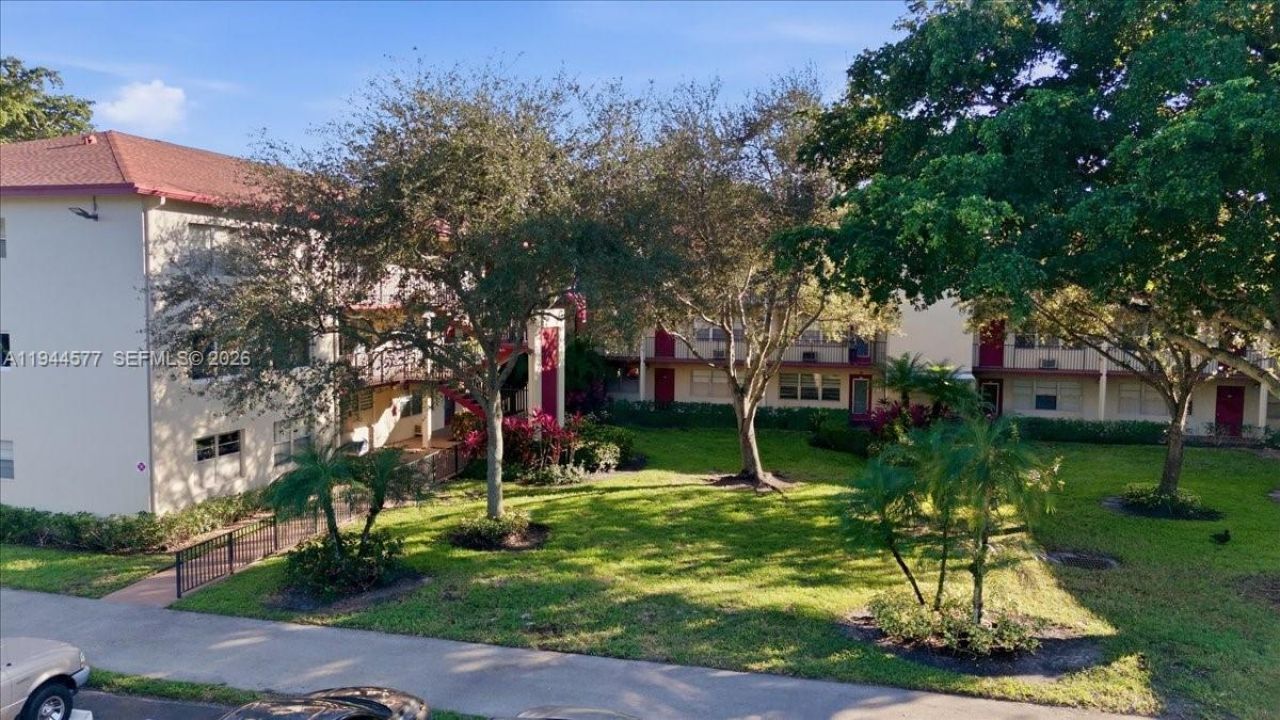 13350 SW 1st St, Unit 205P, Pembroke Pines, FL 33027 Photo