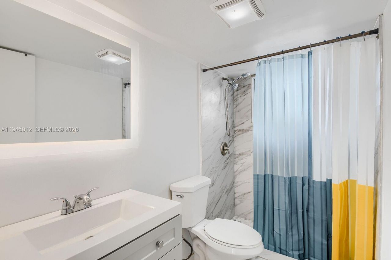 441 NE 195th St, Unit 205, Miami, FL 33179 Photo