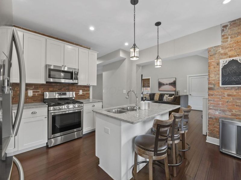 192 E 2nd Avenue, Columbus, OH 43201 Photo 10