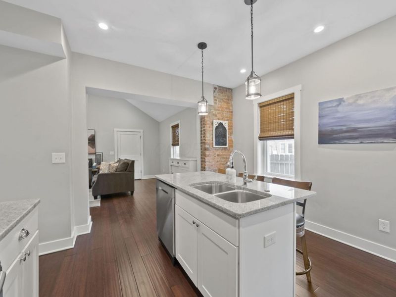 192 E 2nd Avenue, Columbus, OH 43201 Photo 11