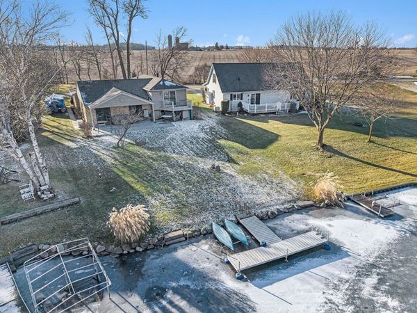 215 Somerset Drive, Brooklyn, MI 49230