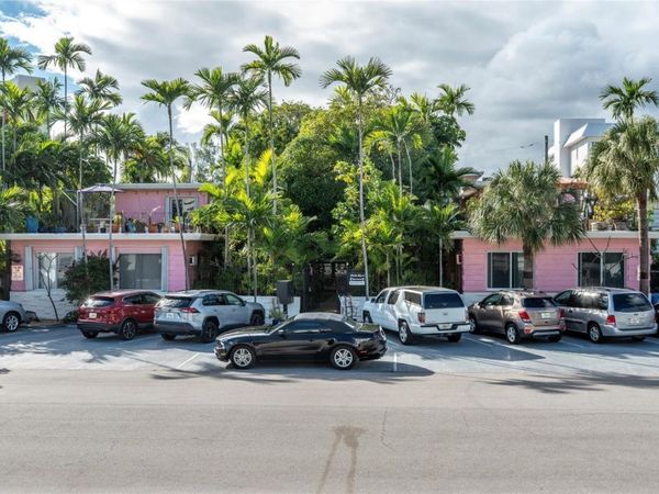 525 Antioch Ave, Fort Lauderdale, FL 33304