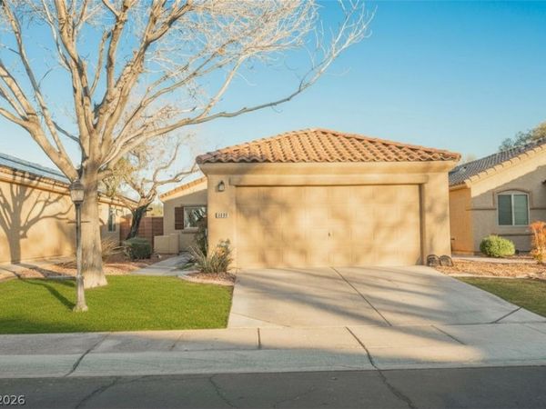 3490 Old Course Street, Las Vegas, NV 89122