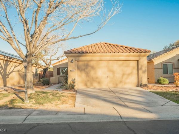 3490 Old Course Street, Las Vegas, NV 89122