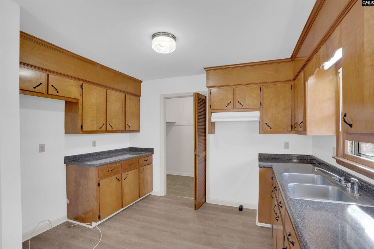 324 Gatlin Drive Photo 7