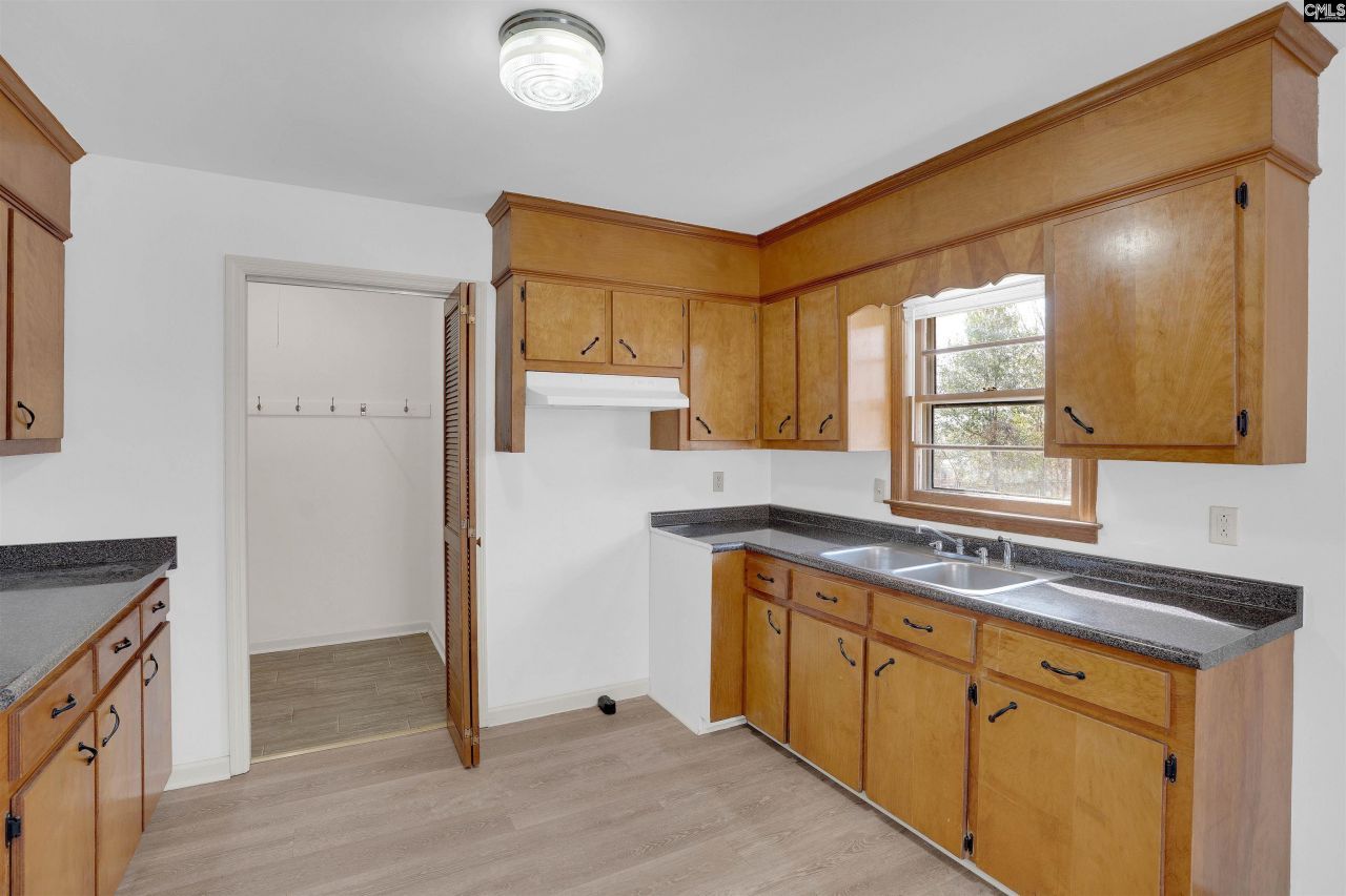 324 Gatlin Drive Photo 9