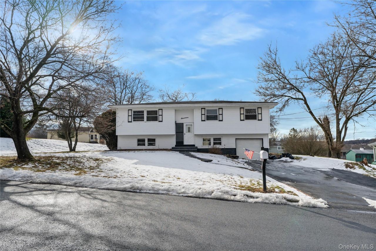 17 Wedgewood Drive, Goshen, NY 10924 Main Photo