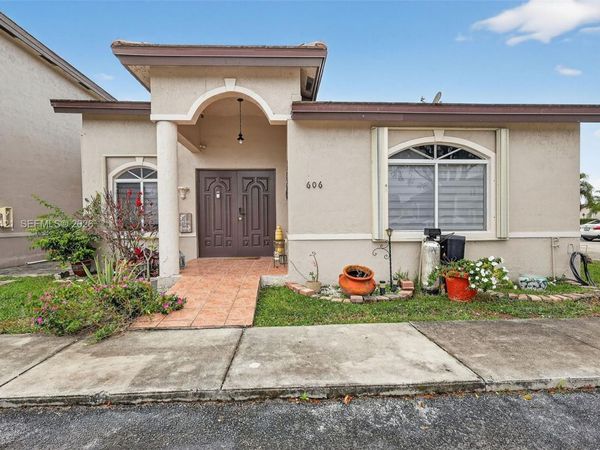 18752 NW 84th Pl, Unit 606-6, Hialeah, FL 33015