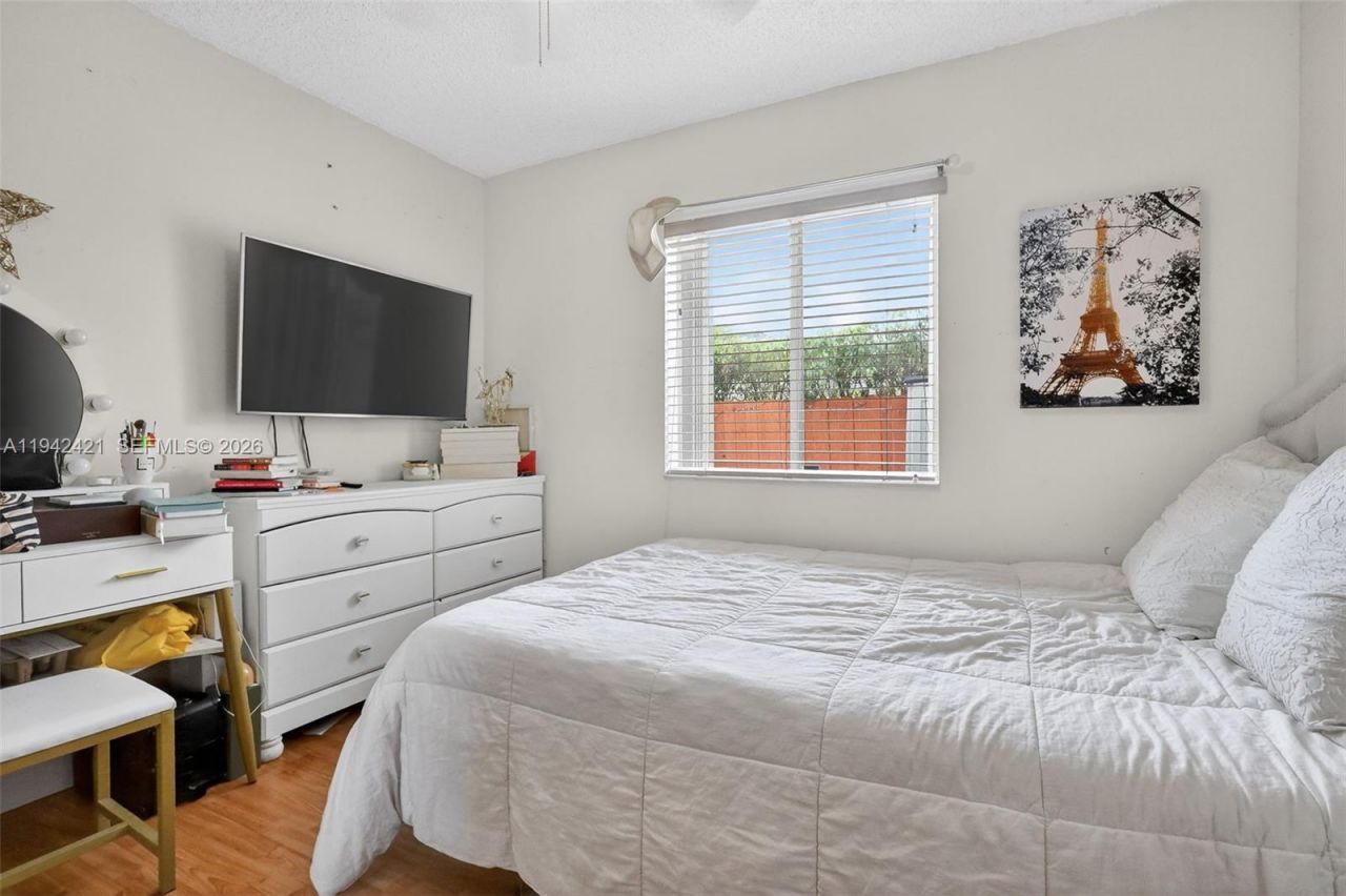 18752 NW 84th Pl, Unit 606-6, Hialeah, FL 33015 Photo