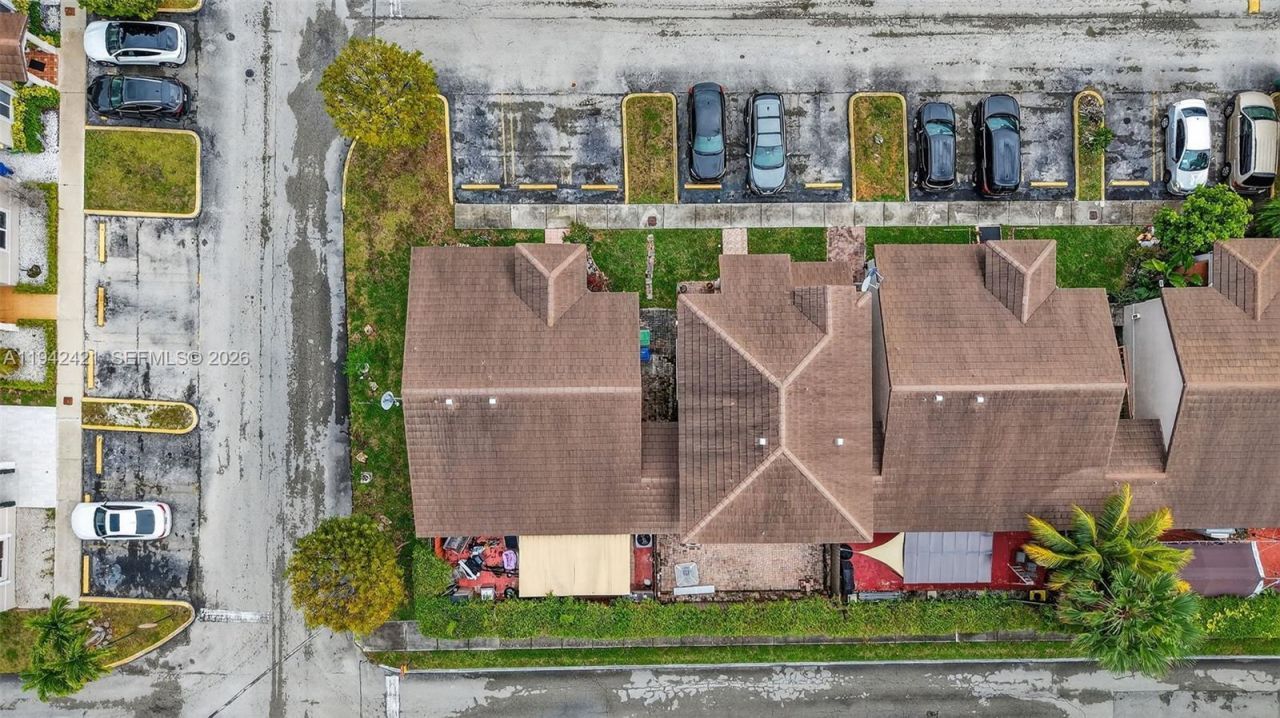 18752 NW 84th Pl, Unit 606-6, Hialeah, FL 33015 Photo