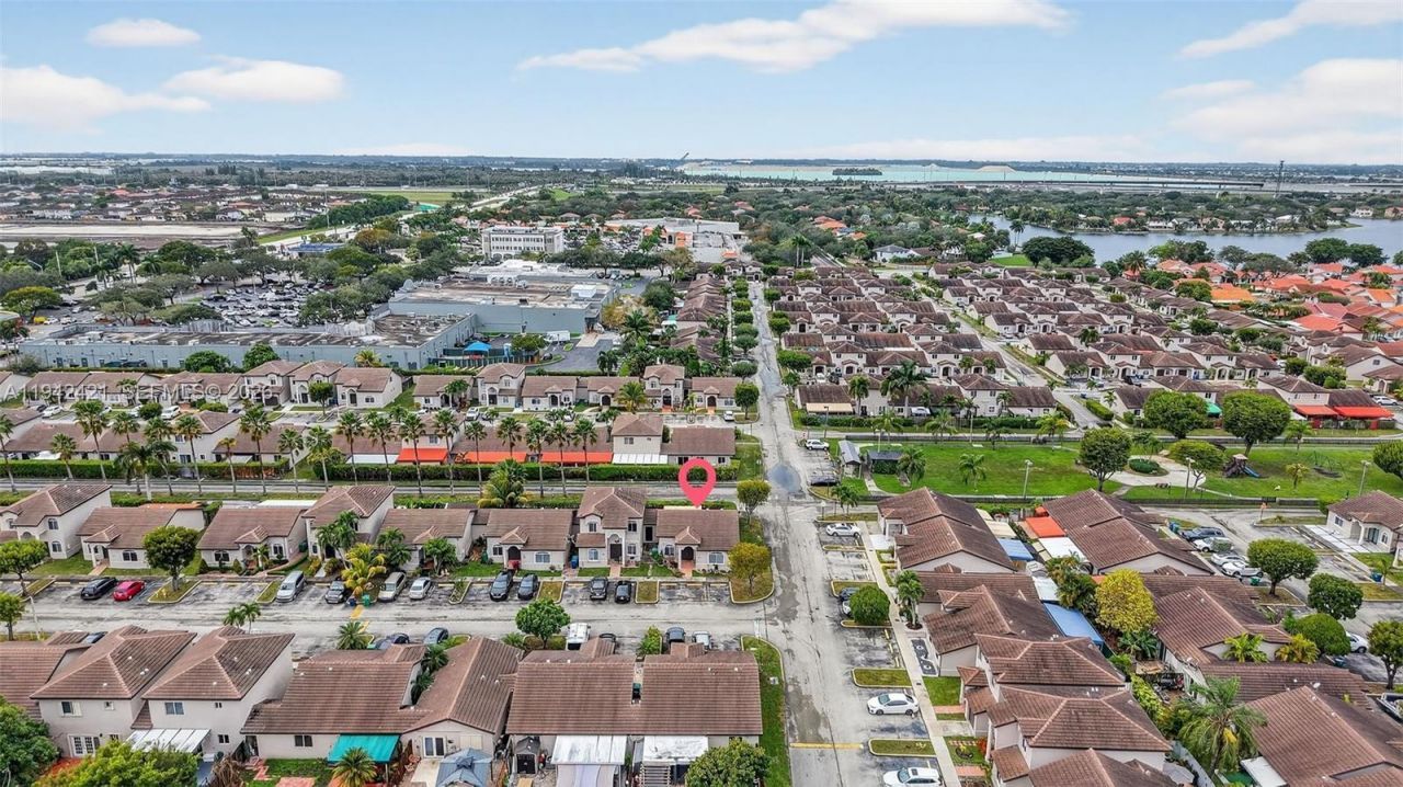 18752 NW 84th Pl, Unit 606-6, Hialeah, FL 33015 Photo