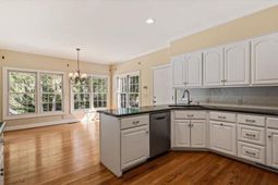 117 Drayton Drive photo 4