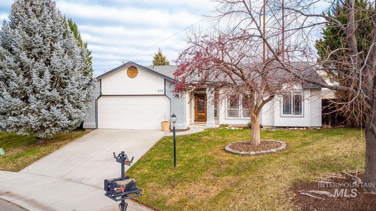 575 W Mulberry Loop, Nampa, ID 83686 Main Photo