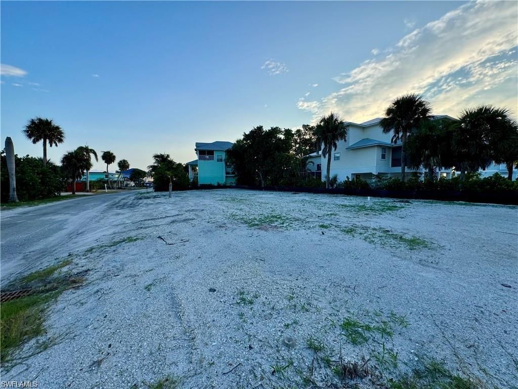 100 Washington Ave, Fort Myers Beach, FL 33931 Photo