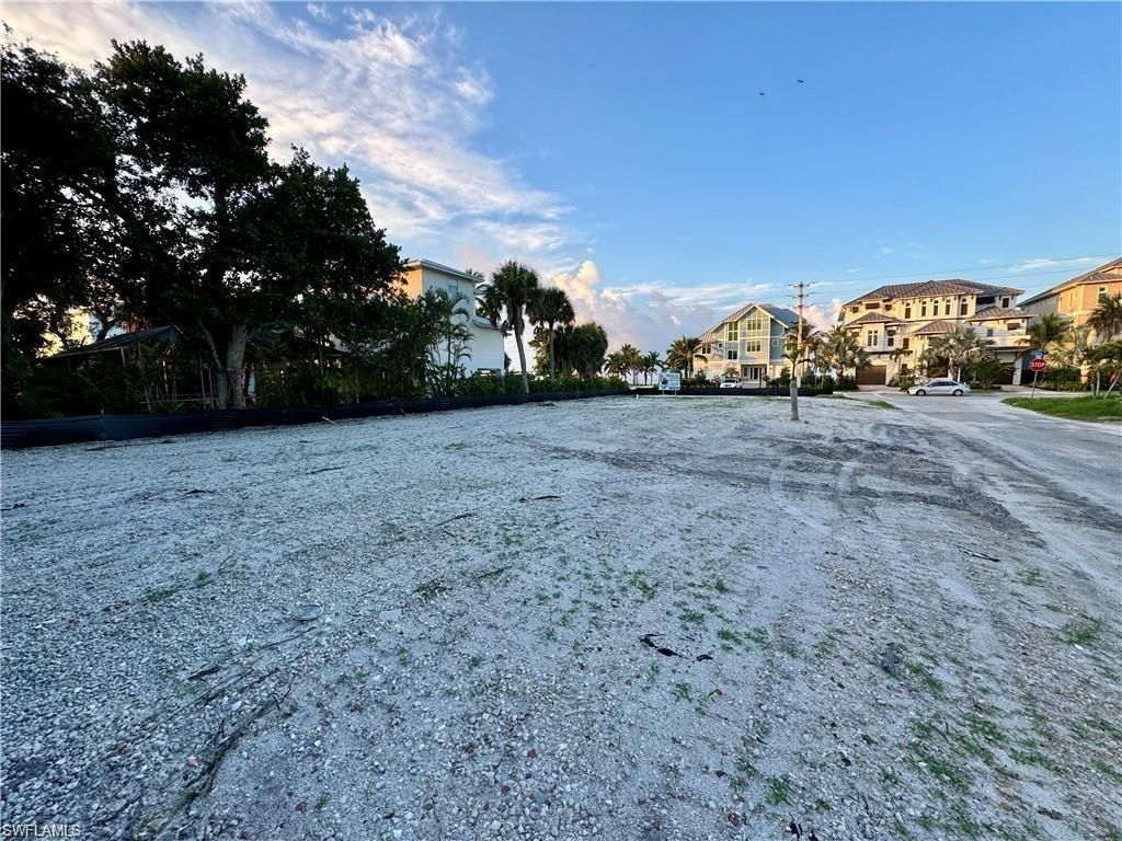 100 Washington Ave, Fort Myers Beach, FL 33931 Photo