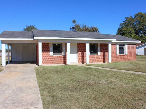 141 Holt St, Flomaton, AL 36441