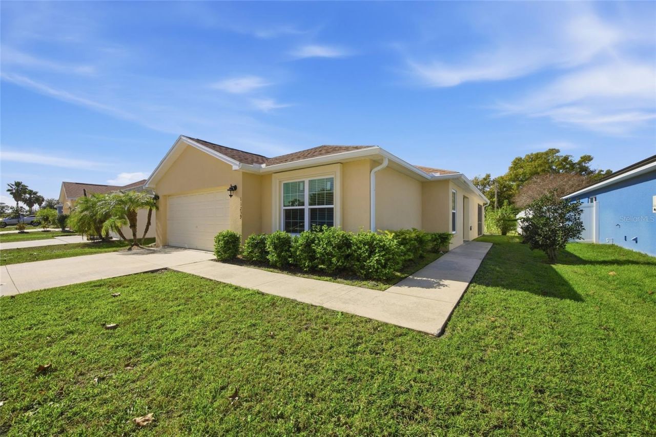 11239 Southwind Lake Drive, Gibsonton, FL 33534 Main Photo