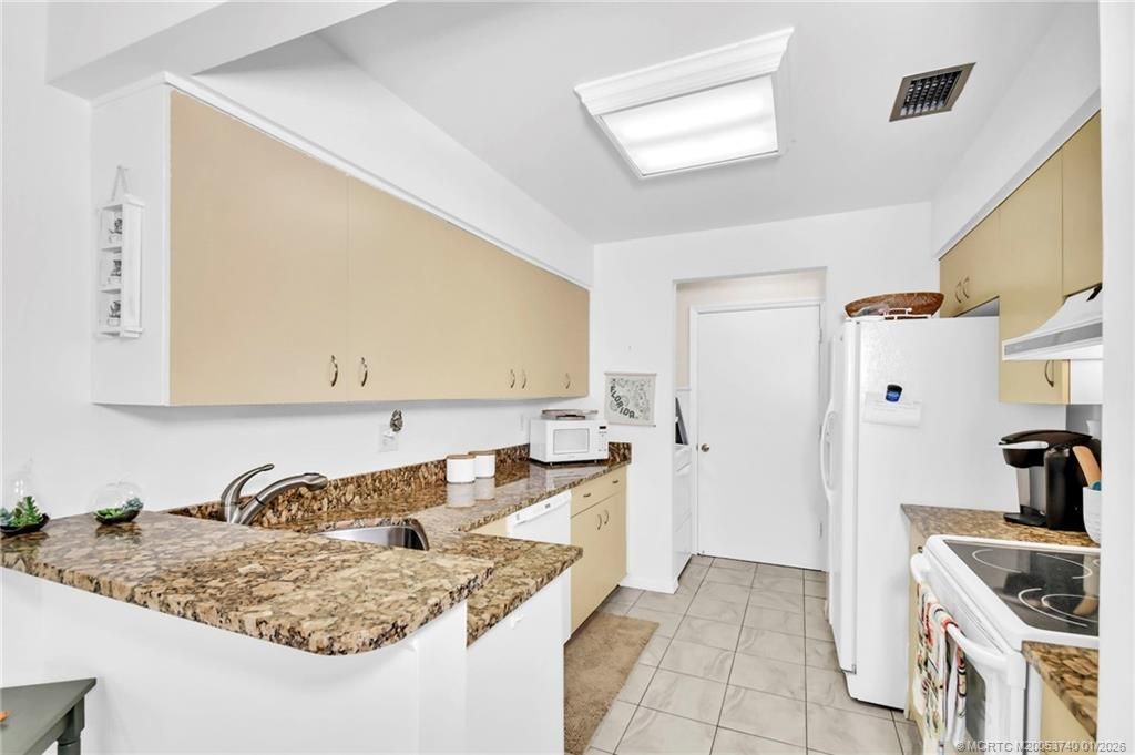 3294 NE Holly Creek Drive, Jensen Beach, FL 34957 Photo