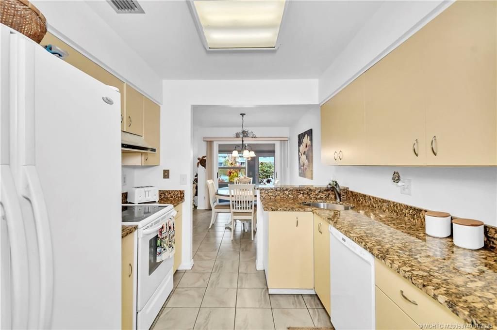 3294 NE Holly Creek Drive, Jensen Beach, FL 34957 Photo