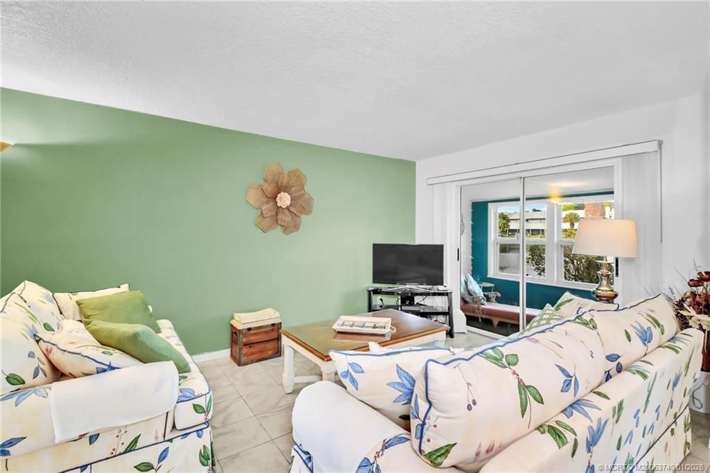 3294 NE Holly Creek Drive, Jensen Beach, FL 34957 Photo