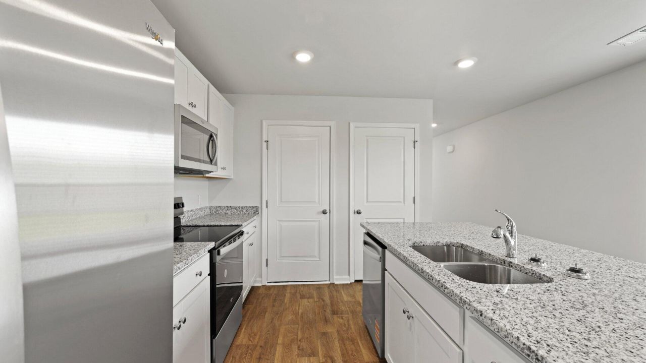 409 Tulip Poplar Drive Photo 17