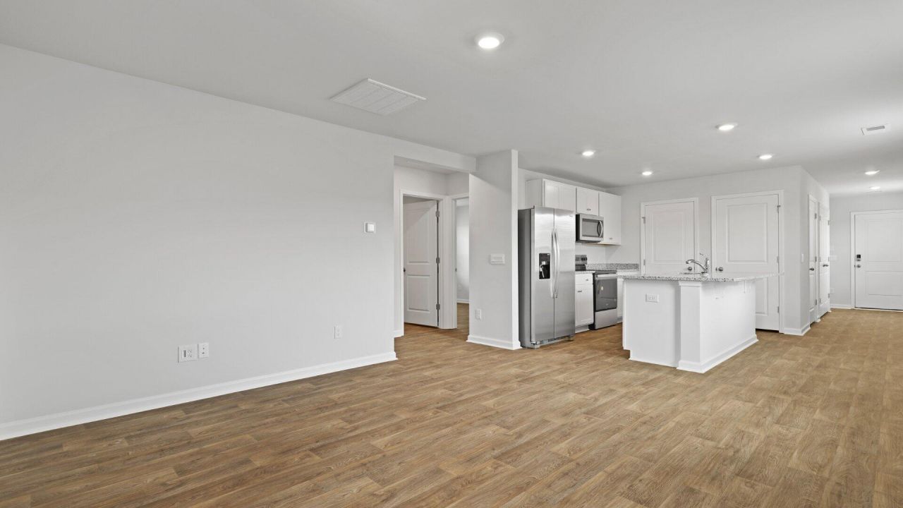 409 Tulip Poplar Drive Photo 18