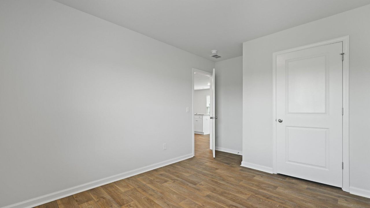 409 Tulip Poplar Drive Photo 24