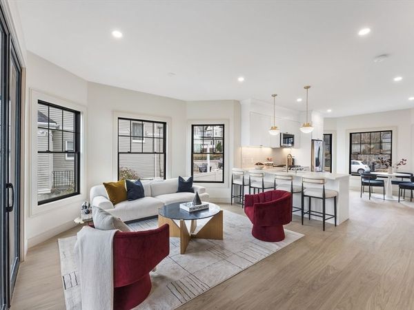 142 Metropolitan, Boston, MA 02131