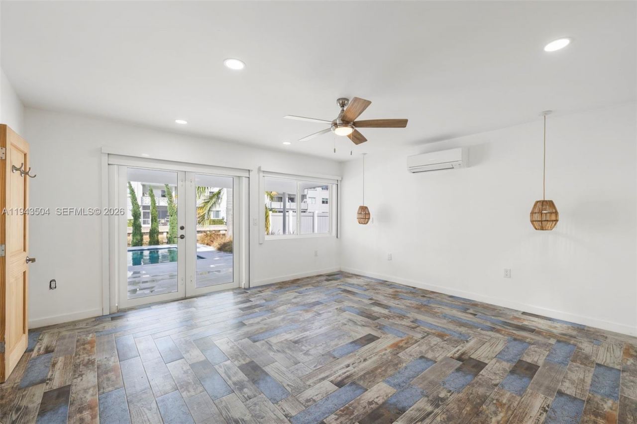 1895 Ixora Rd , North Miami, FL 33181 Photo