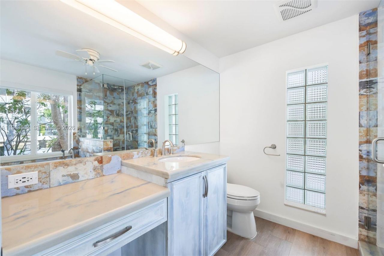 1895 Ixora Rd , North Miami, FL 33181 Photo