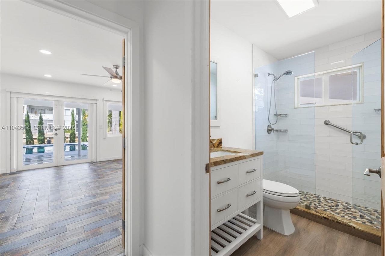 1895 Ixora Rd , North Miami, FL 33181 Photo