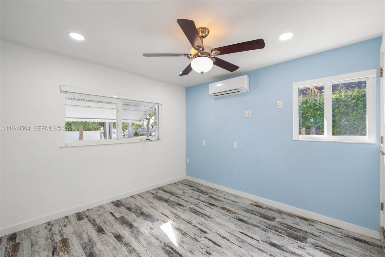 1895 Ixora Rd , North Miami, FL 33181 Photo