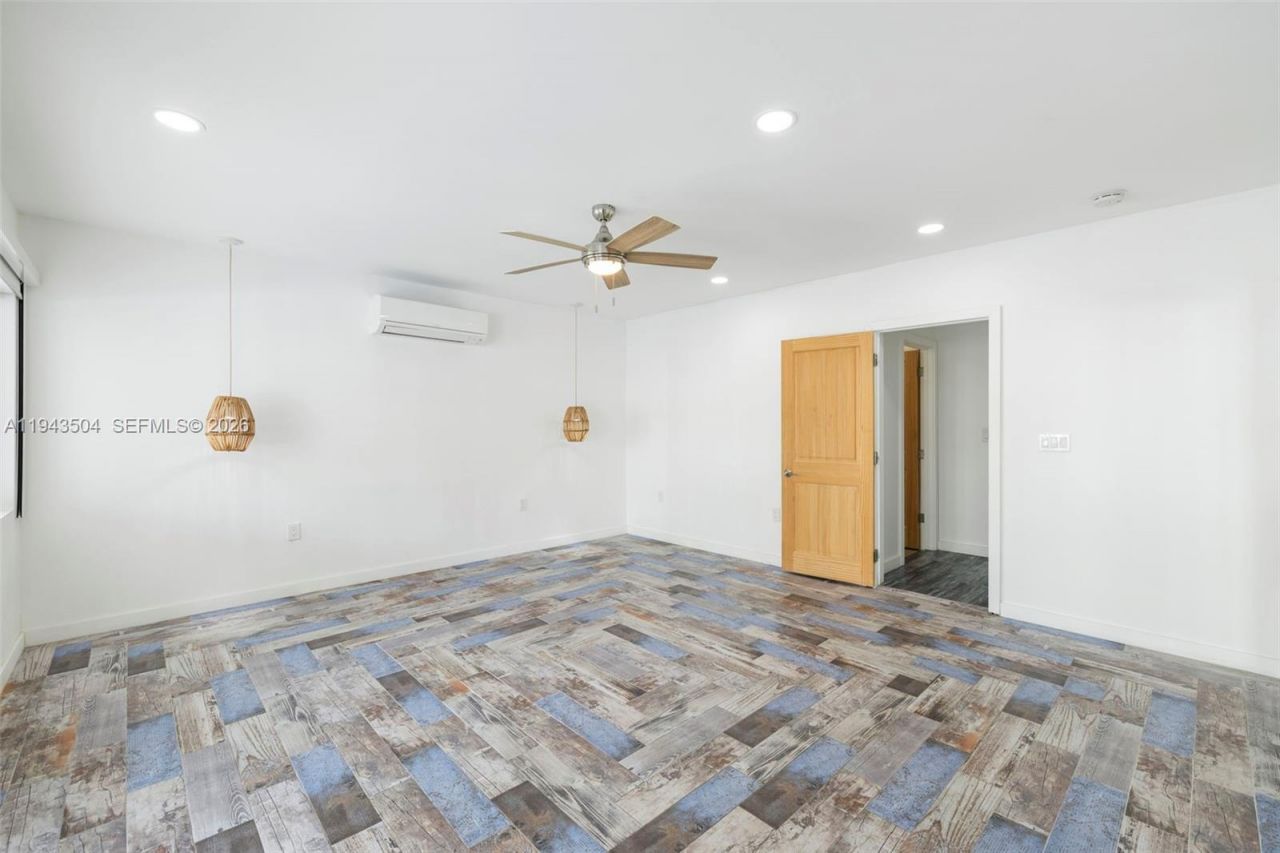 1895 Ixora Rd , North Miami, FL 33181 Photo