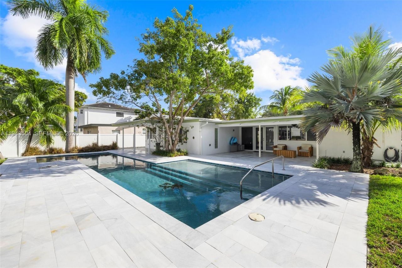 1895 Ixora Rd , North Miami, FL 33181 Photo