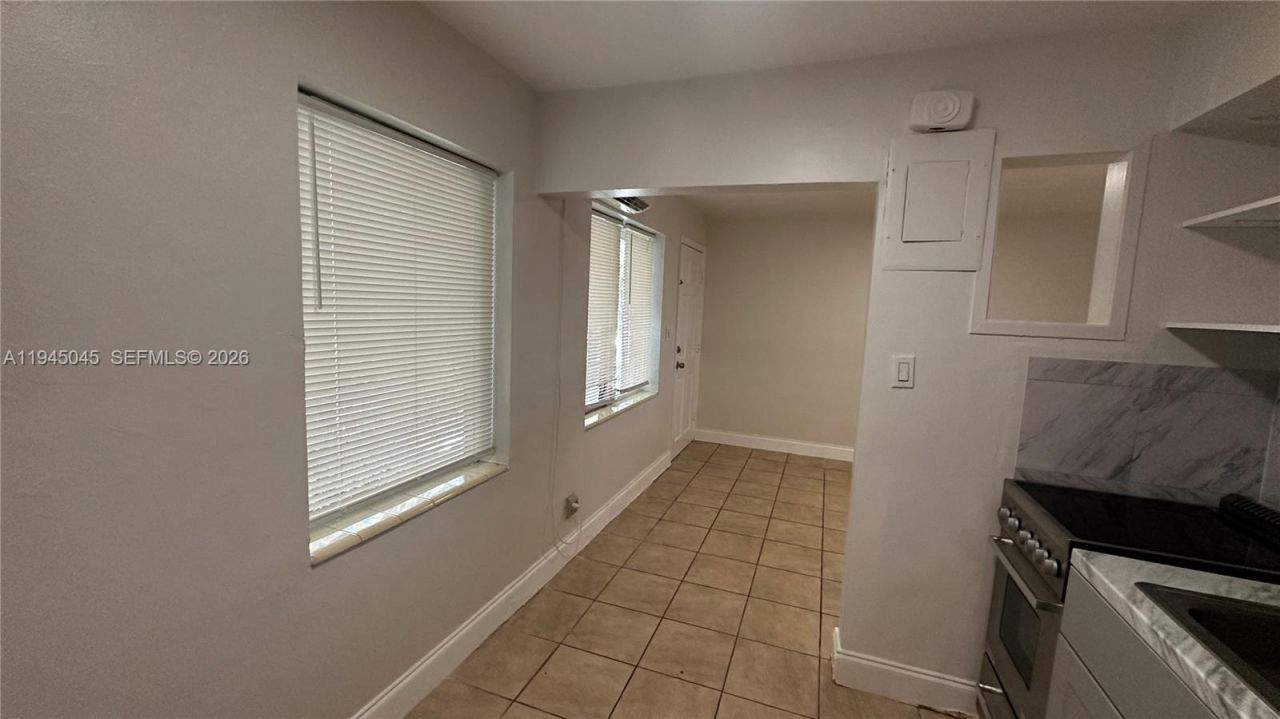 732 Moffett St, Unit 3, Hallandale Beach, FL 33009 Photo